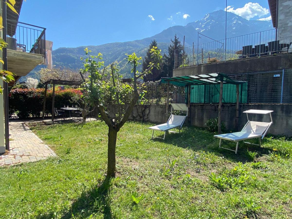 The Children Smile- With Private Garden Apartman Colico Kültér fotó